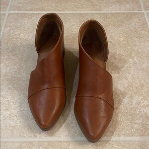 Universal Thread Brown Ankle Booties with Pointed Toe